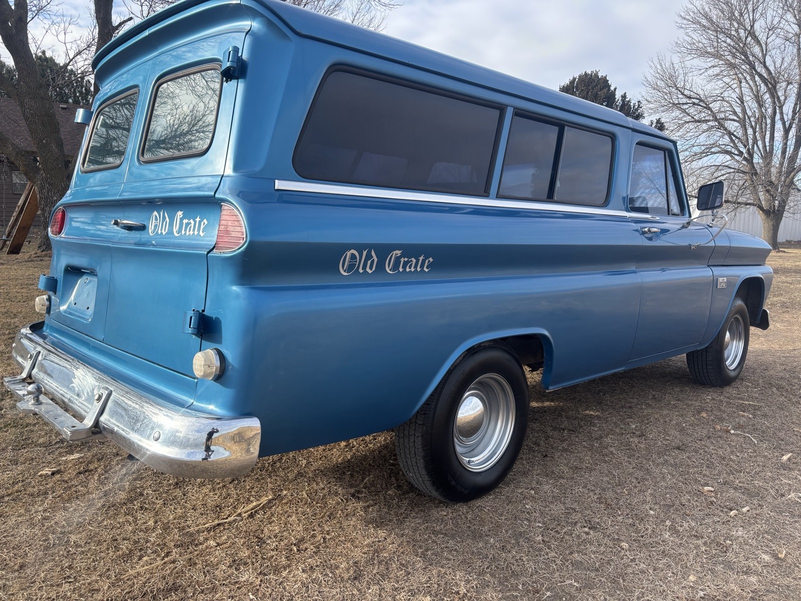 Chevrolet-Suburban-1965-SUV-5