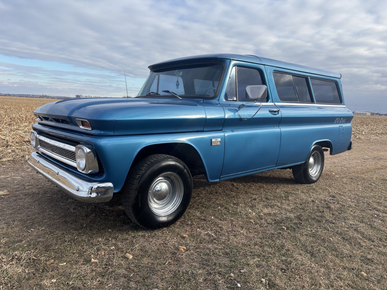 Chevrolet-Suburban-1965-SUV