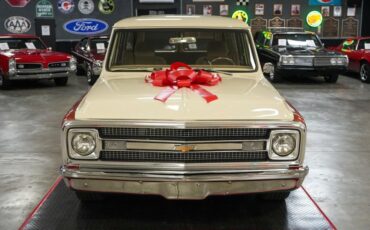 Chevrolet-Suburban-1969-Copper-Beige-10