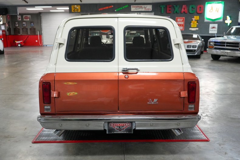 Chevrolet-Suburban-1969-Copper-Beige-13