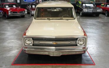 Chevrolet-Suburban-1969-Copper-Beige-23