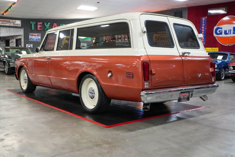 Chevrolet-Suburban-1969-Copper-Beige-26