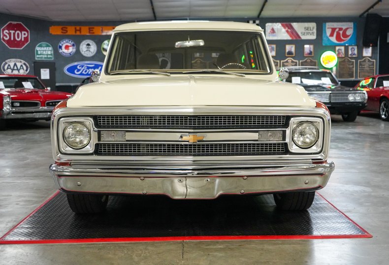 Chevrolet-Suburban-1969-Copper-Beige-31