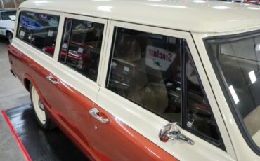 Chevrolet-Suburban-1969-Copper-Beige-36