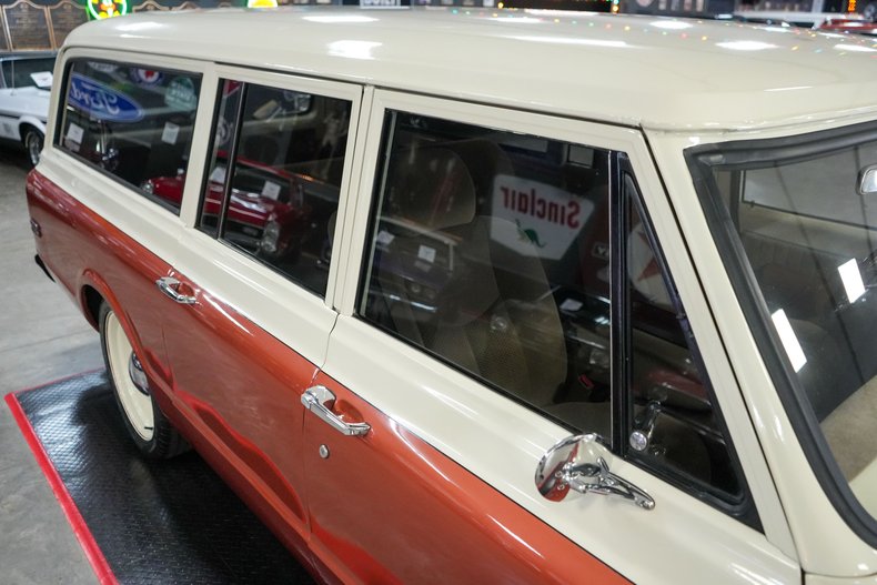 Chevrolet-Suburban-1969-Copper-Beige-36