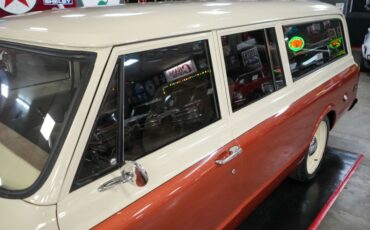 Chevrolet-Suburban-1969-Copper-Beige-38