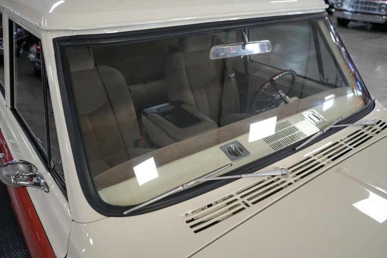 Chevrolet-Suburban-1969-Copper-Beige-4