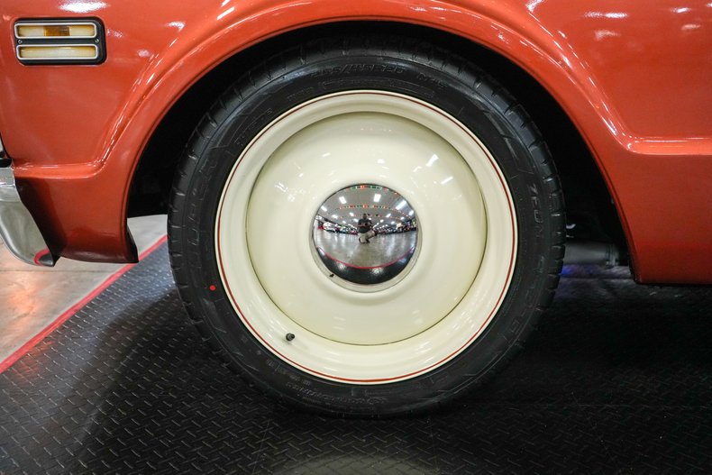 Chevrolet-Suburban-1969-Copper-Beige-44