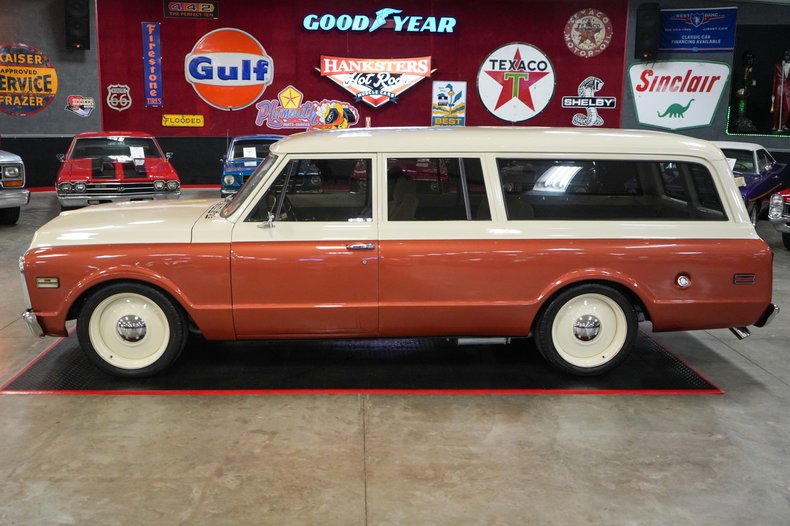 Chevrolet-Suburban-1969-Copper-Beige-46