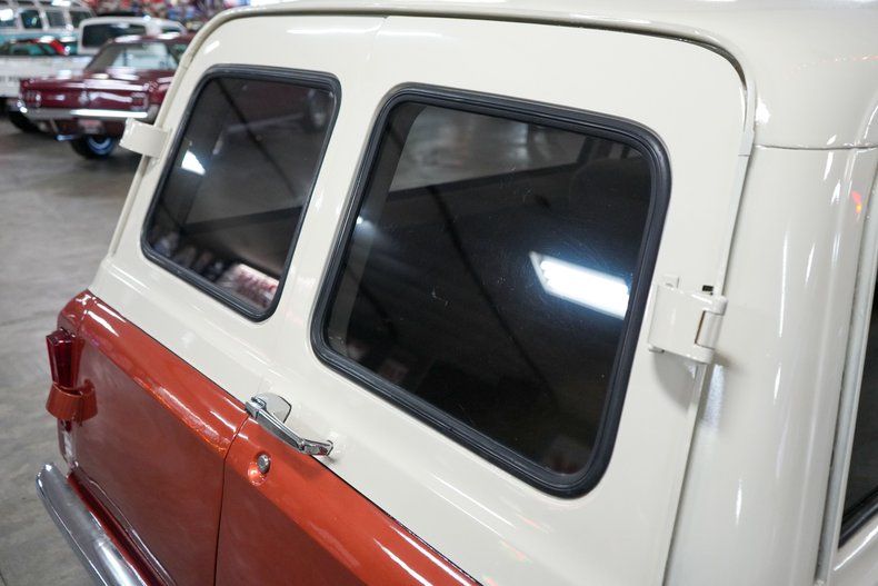 Chevrolet-Suburban-1969-Copper-Beige-48