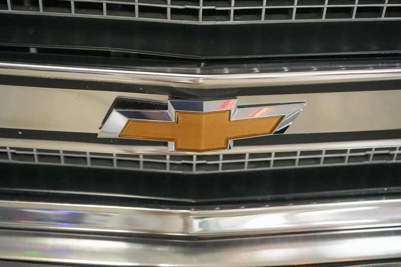 Chevrolet-Suburban-1969-Copper-Beige-49
