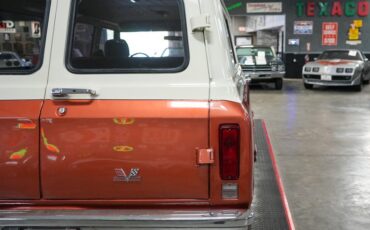 Chevrolet-Suburban-1969-Copper-Beige-5
