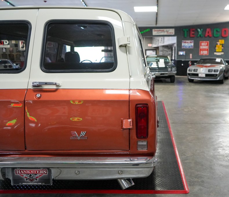 Chevrolet-Suburban-1969-Copper-Beige-5