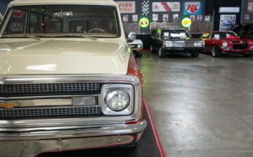 Chevrolet-Suburban-1969-Copper-Beige-8