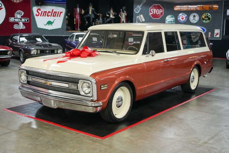 Chevrolet-Suburban-1969-Copper-Beige