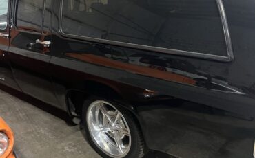 Chevrolet-Suburban-1987-SUV-1