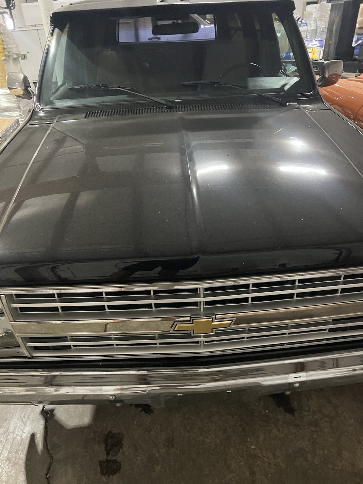 Chevrolet-Suburban-1987-SUV-2