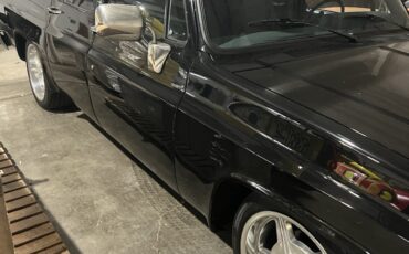 Chevrolet-Suburban-1987-SUV-3