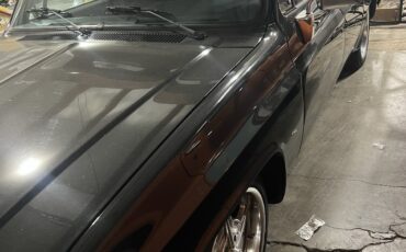 Chevrolet-Suburban-1987-SUV