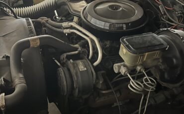 Chevrolet-Suburban-1987-SUV-7