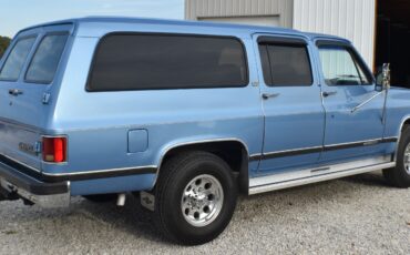 Chevrolet-Suburban-1989-SUV-11
