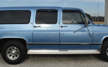 Chevrolet-Suburban-1989-SUV-12