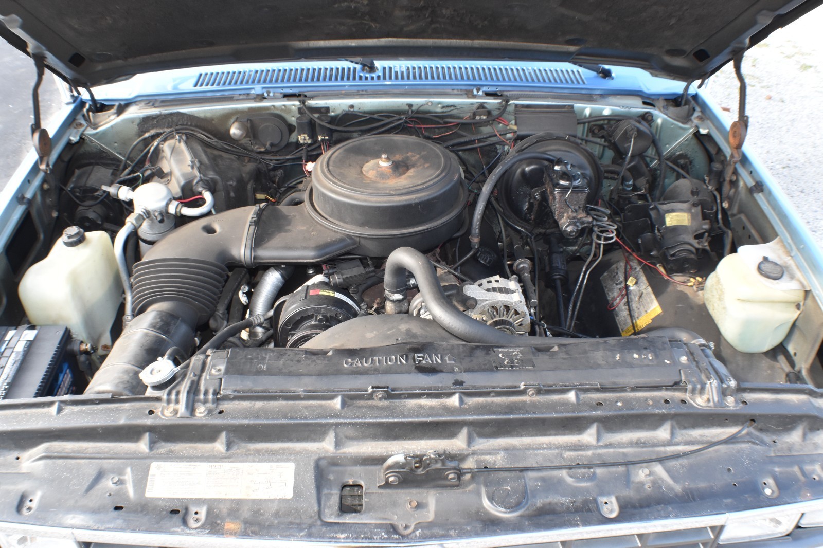 Chevrolet-Suburban-1989-SUV-13