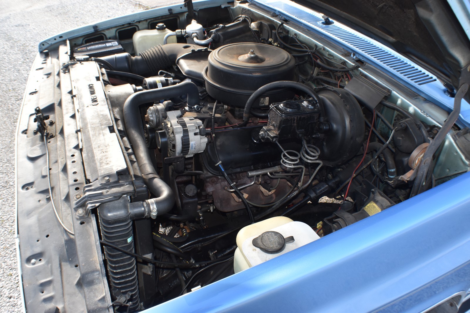 Chevrolet-Suburban-1989-SUV-14