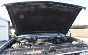 Chevrolet-Suburban-1989-SUV-16