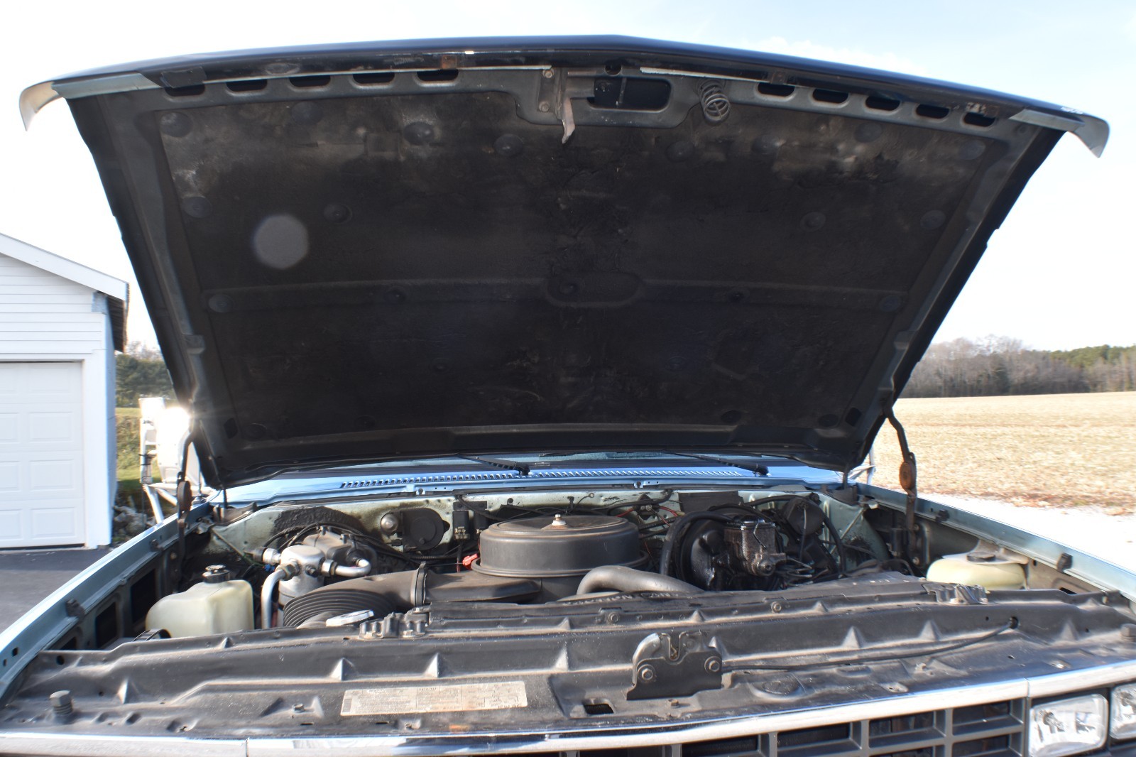 Chevrolet-Suburban-1989-SUV-16