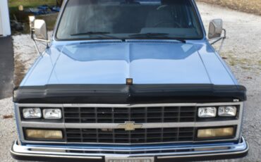 Chevrolet-Suburban-1989-SUV-2