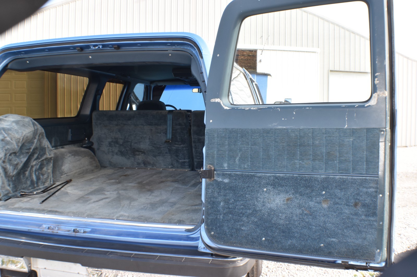 Chevrolet-Suburban-1989-SUV-26