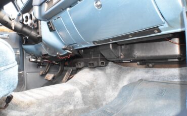 Chevrolet-Suburban-1989-SUV-29