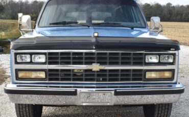 Chevrolet-Suburban-1989-SUV-3