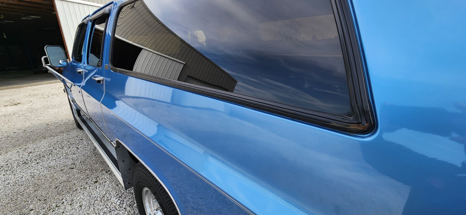 Chevrolet-Suburban-1989-SUV-39