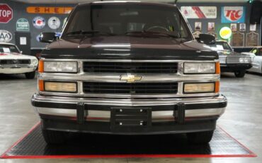 Chevrolet-Suburban-1994-SUV-25