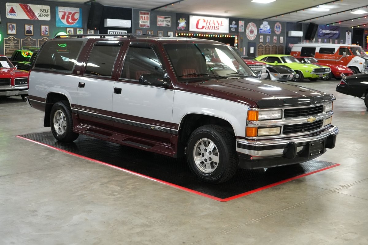 Chevrolet-Suburban-1994-SUV-7