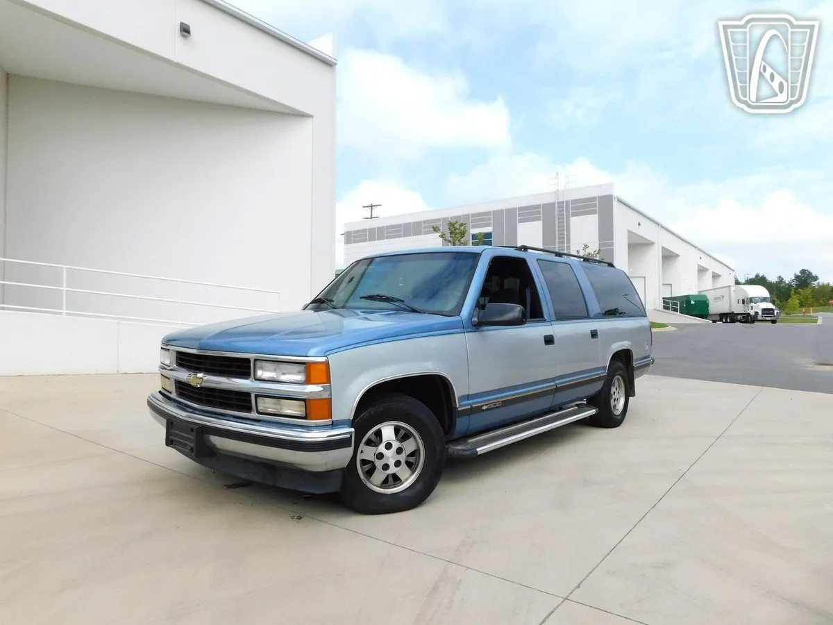 Chevrolet-Suburban-1995-Blue-Blue
