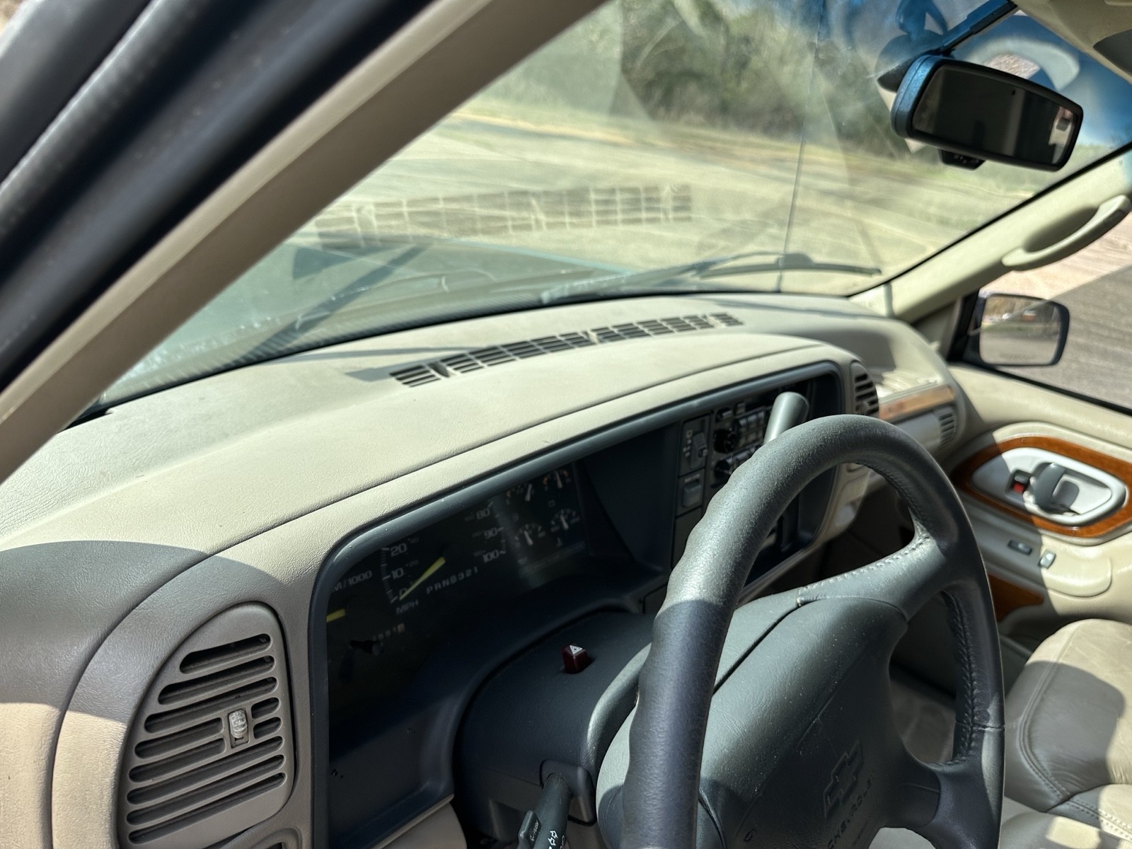 Chevrolet-Tahoe-1996-17