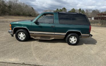 Chevrolet-Tahoe-1996