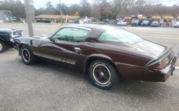 Chevrolet-Z28-1980-T-TOPS-1