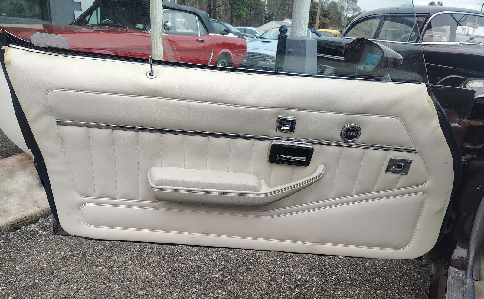 Chevrolet-Z28-1980-T-TOPS-18