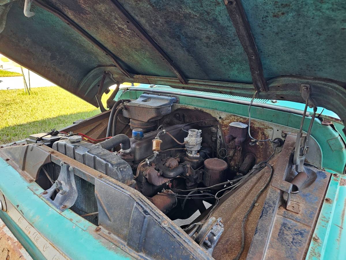 Chevrolet-apache-1960-blue-3