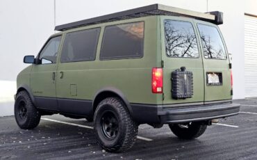 Chevrolet-astro-1995-green-1