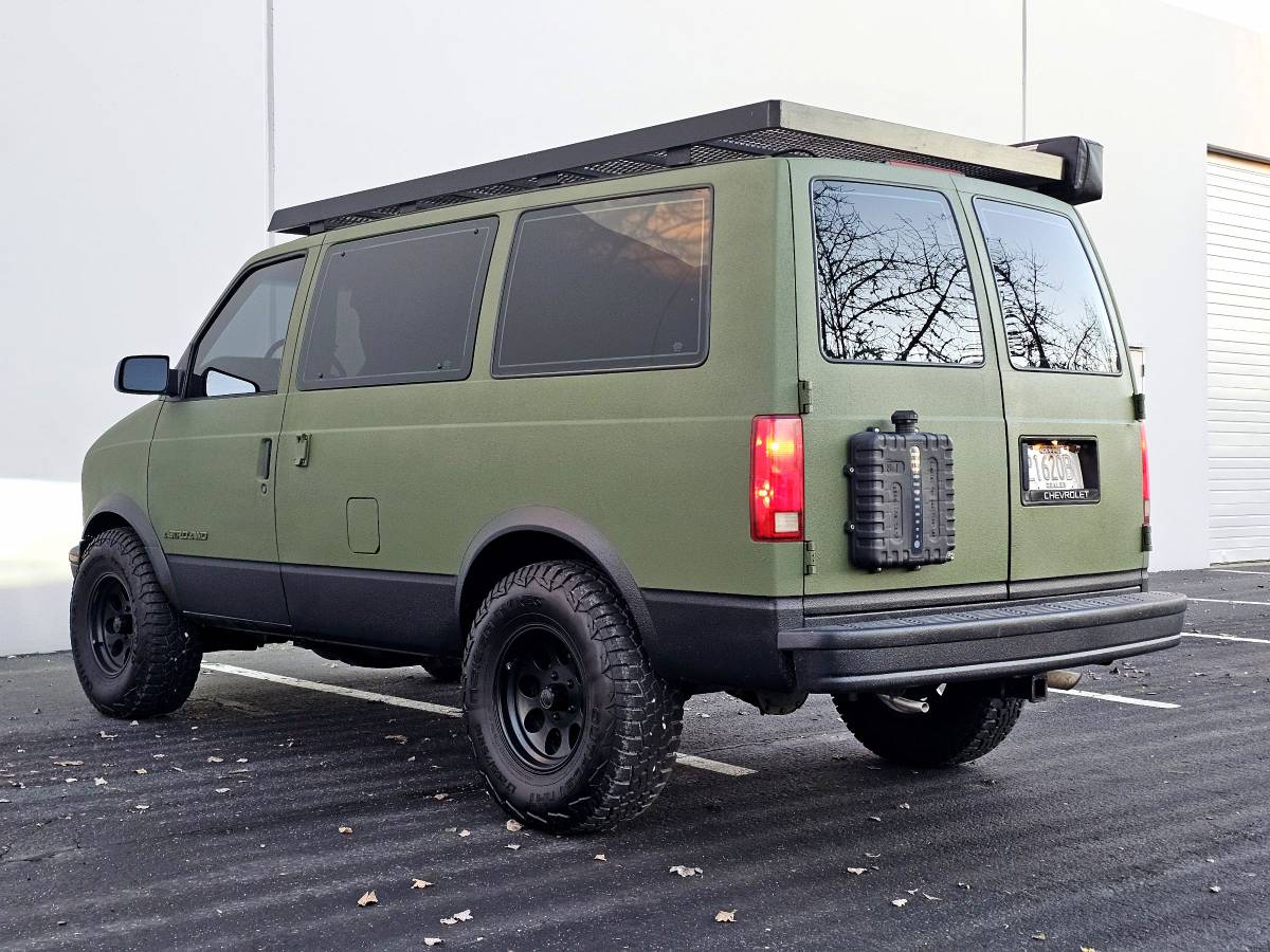 Chevrolet-astro-1995-green-1