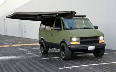 Chevrolet-astro-1995-green-11