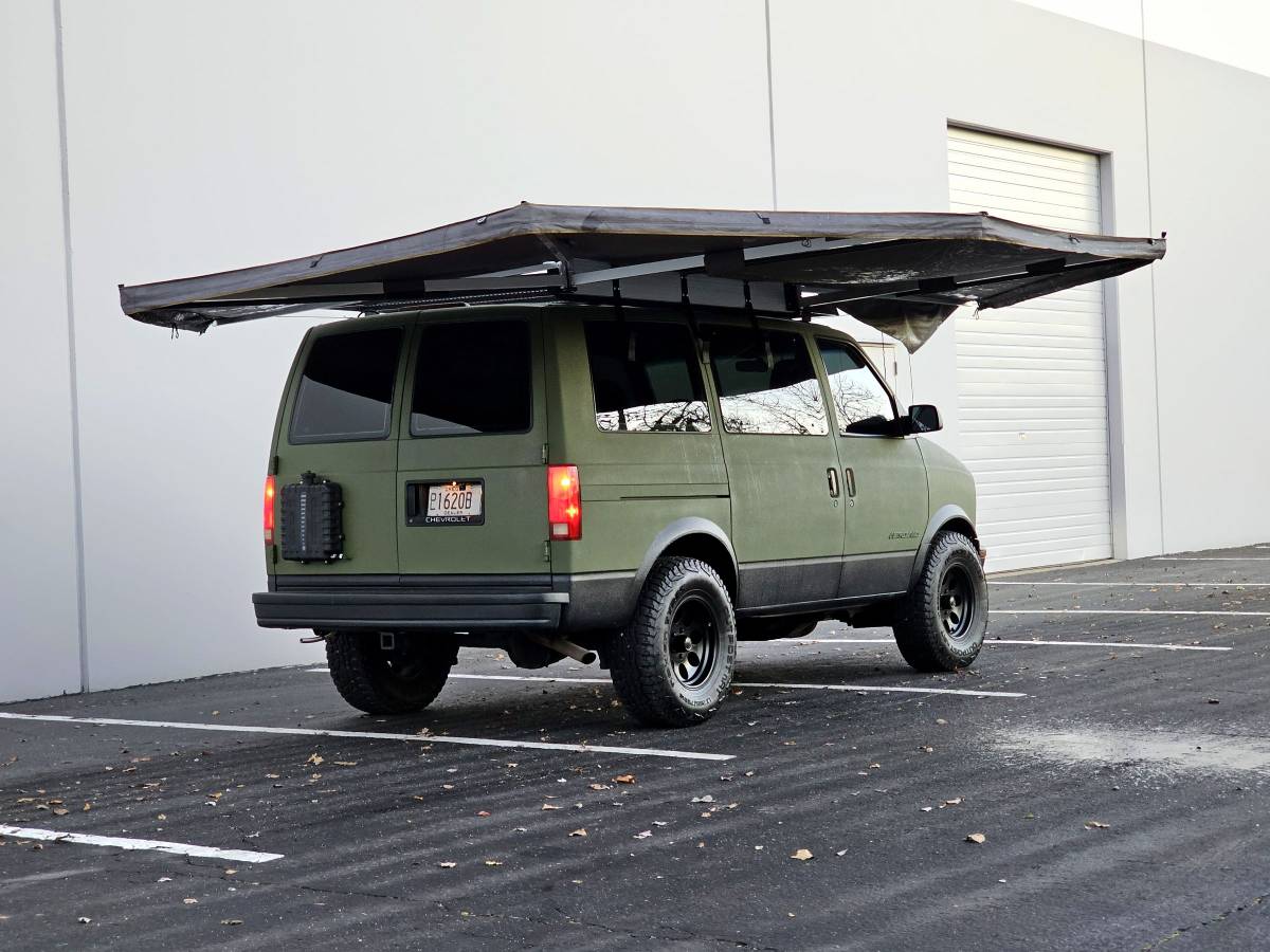 Chevrolet-astro-1995-green-12