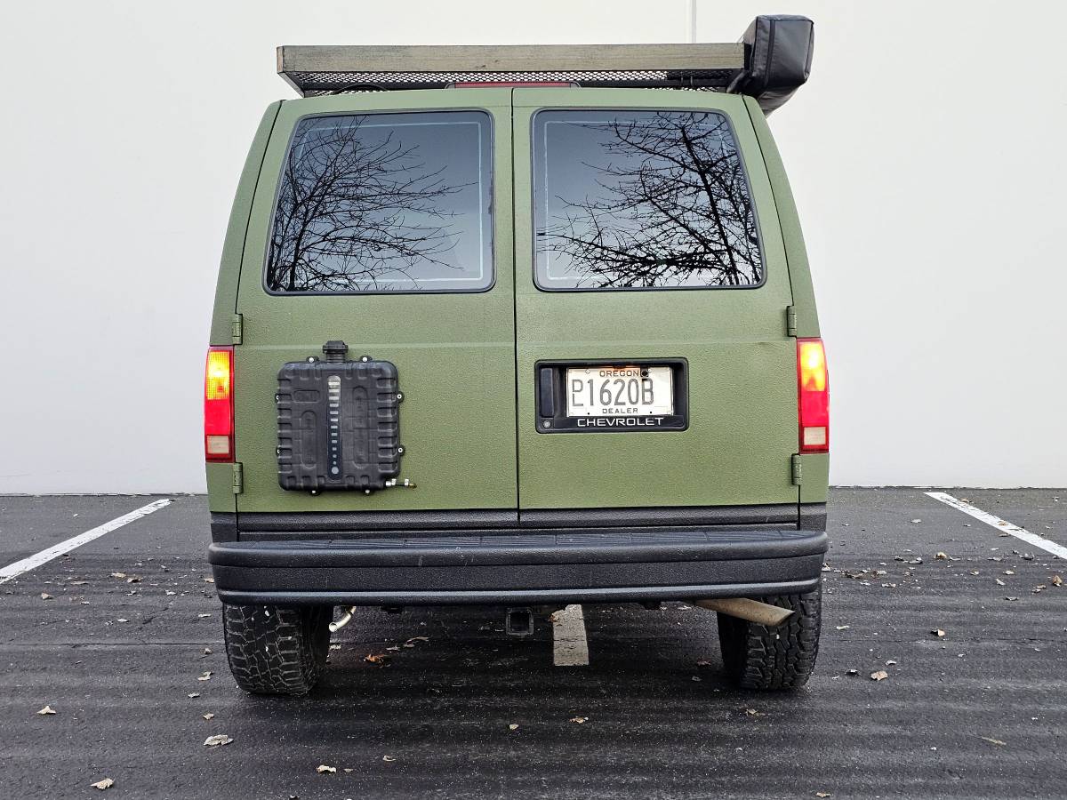 Chevrolet-astro-1995-green-13