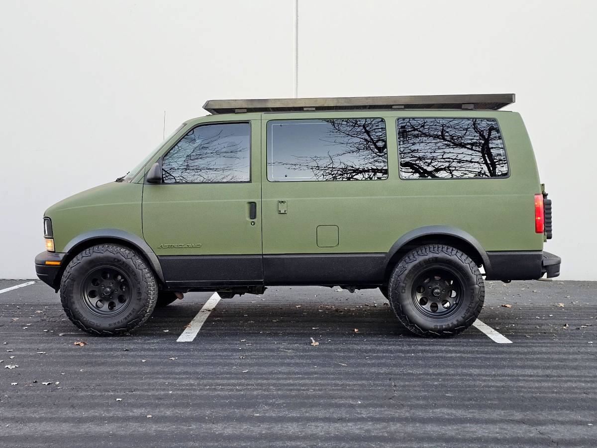 Chevrolet-astro-1995-green-14