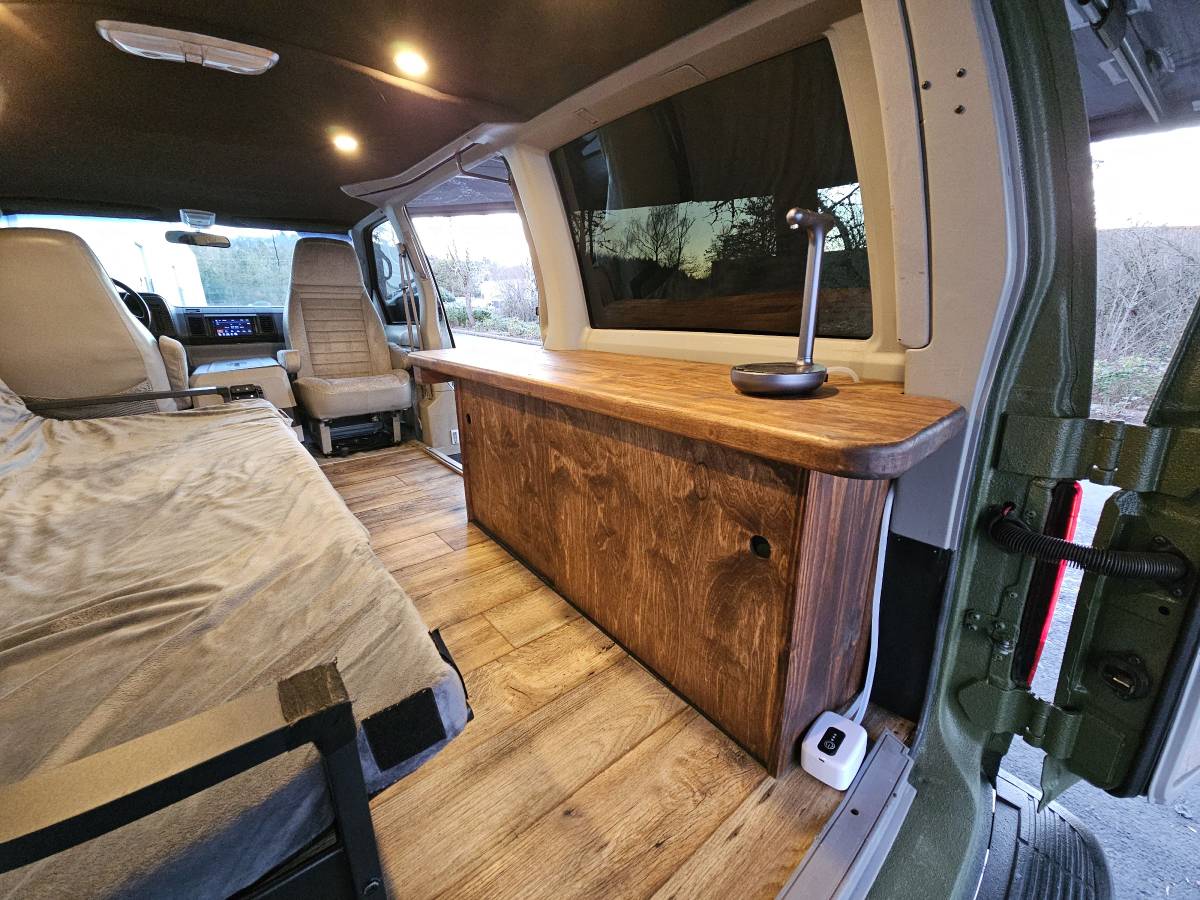 Chevrolet-astro-1995-green-17